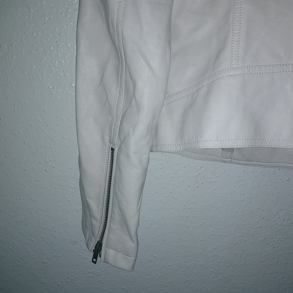 Cupcakes & Cashmere M Soft Leather Zip Front Jacket in Lightest Beige - Picture 3 of 13